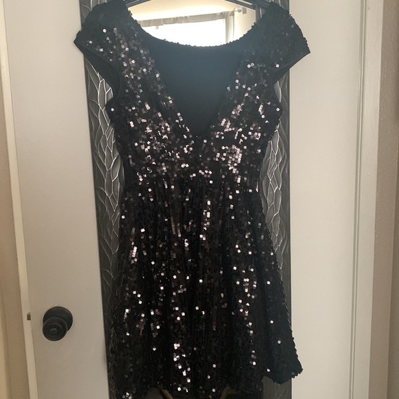 Formal sequence dress very elegant - Picture 4 of 8
